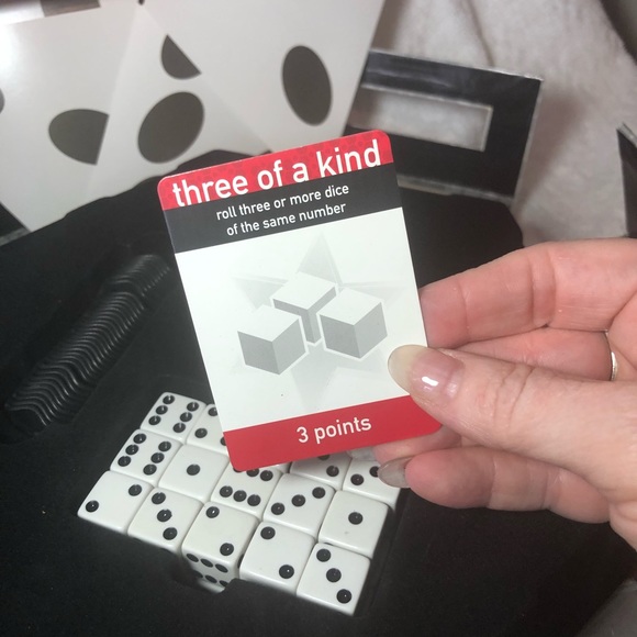 Yahtzee Free for All family dice game from Parker Brothers - Picture 5 of 10